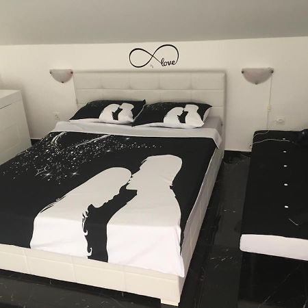 Sunshine Apartments Karlobag Εξωτερικό φωτογραφία