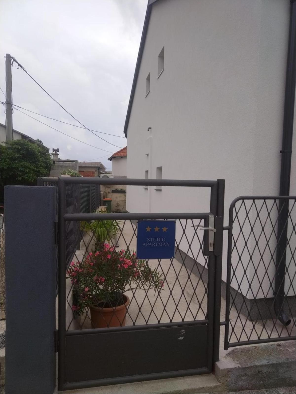 Sunshine Apartments Karlobag Εξωτερικό φωτογραφία