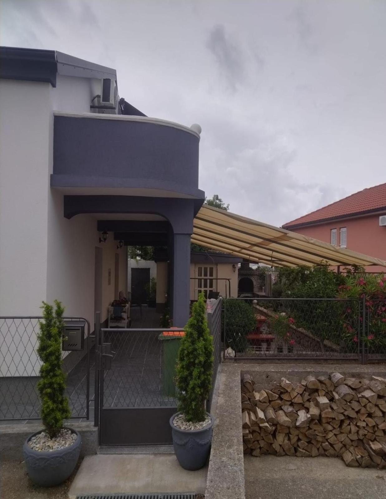 Sunshine Apartments Karlobag Εξωτερικό φωτογραφία